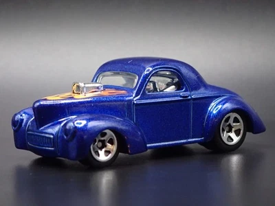 1941 41 Willys Coupé Blu Raro 1:64 Scala da Collezione Diorama Modellino Auto - Immagine 1 di 4
