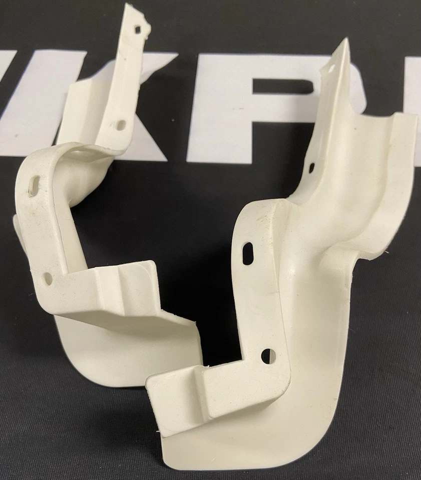 Chevrolet Caprice 1974 Chevrolet Impala parachoques trasero rellenos laterales nuevo par Foto 1 de 4