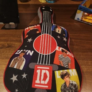 One Direction 20" Guitar Boy Band 1D Peluche Juguete Almohada Harry Styles, Limpio - Imagen 1 de 5