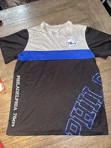 76’s NBA BASKETBALL YOUTH MEDIUM TEE BLACK BLUE - Picture 1 of 7