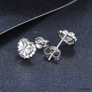 Fine Pt950 Real Platinum 950 Women's Star Loving Heart Earrings Stud /1.51-1.53g - Picture 1 of 3