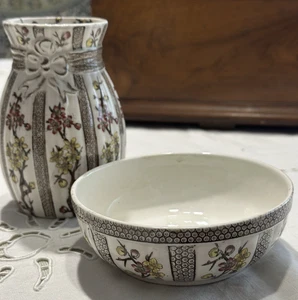 Vecchia ciotolina e vasetto - portasapone e portaspazzolini - Cherry - Foto 1 di 10