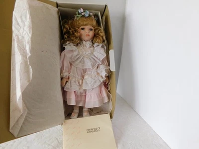 STUNNING MARIE OSMOND DOLL LIMITED EDITION #504 - MADELEINE - ORIGINAL BOX - CoA - Image 1 of 4