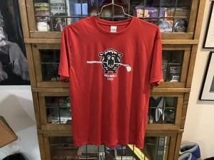 Black Sheep Golf Club 2002 BIG LOGO Red GILDAN Performance T-shirt SZ L  - Cool - Bild 1 von 9