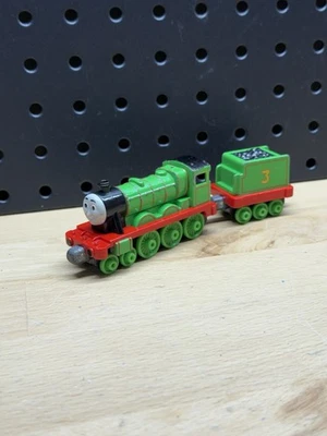 Thomas & Friends Take N Play Die Cast Train Magnetic Engine Henry Foto 1 de 2