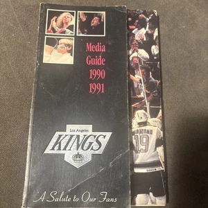 1990 Los Angeles Kings Medienführer Wayne Gretzky Larry Robinson Luc Robitaille - Bild 1 von 3