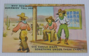 1951 CARTOLINA FUMETTO RISQUE, DONNA CHE INDOSSA RAGAZZI, COWBOY, TEMA WESTERN - Foto 1 di 2