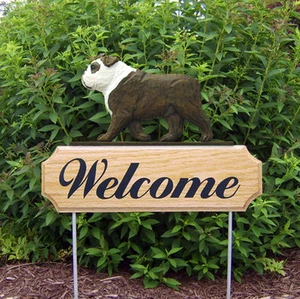 Letrero de bienvenida al aire libre de madera Bulldog atigrado/blanco - Imagen 1 de 1