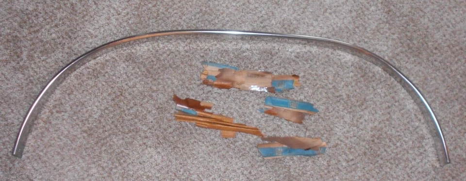 Nuevo NOS GM 1972 Pontiac Luxury Lemans rueda delantera R/H bien moldeado # 487727 raro Foto 1 de 4