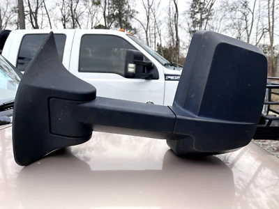 Espejo retrovisor manual Ford F750 y F650 2012 del lado del conductor Foto 1 de 4