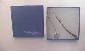 Adorno inicial de árbol de Navidad 'C' tono plata metal cristal cuentas tienda de papel en caja - Imagen 1 de 4