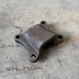 85 - 97 Ford F350 Dana 60 Front Axle U Bolt Spring Plate Bracket E5Ta-5A316-Aa - Picture 1 of 3