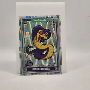 2025 Topps Chrome VeeFriends Confident Cobra Raywave Parallel #/199 - Bild 1 von 3