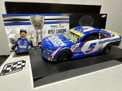 Kyle Larson 2021 #5 Hendrick Cars Phoenix Raced Win Elite 1/24 Nascar Diecast Foto 1 de 4