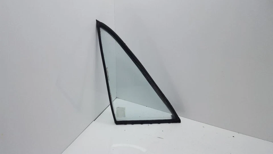 Vidrio de ventilación de puerta trasera izquierda conductor compatible con 89-92 CRESSIDA 737790 Foto 1 de 2