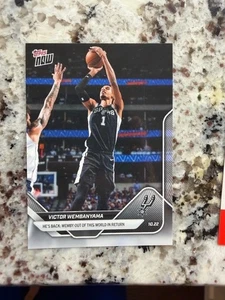 Tarjeta de la NBA Topps Now 2025 San Antonio Spurs Victor Wembanyama #19 He's Back Return - Imagen 1 de 1