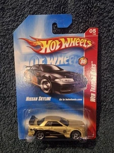 Hot Wheels Web Trading Cars Nissan Skyline 05/24 Gold & Black 2008 081/196 - Picture 1 of 2