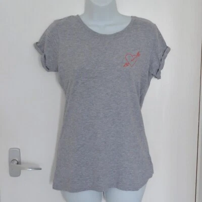New Look Tall 8 10 Marl Grey Red Heart Arrow Motif Graphic Roll T-Shirt Top - Image 1 of 4