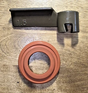 Kneading Paddle & Seal. Dak / Welbilt Bread Machine FAB-2000 IV ABM-100-2 - Picture 1 of 5