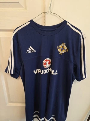 Northern Ireland Large Men's Training Football Shirt - Image 1 of 4