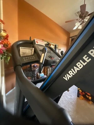 NUEVO NUNCA USADO HORIZON 7.4 EN CINTA DE CORRER CON TAPETE INSTALADO PROFESIONALMENTE Foto 1 de 4