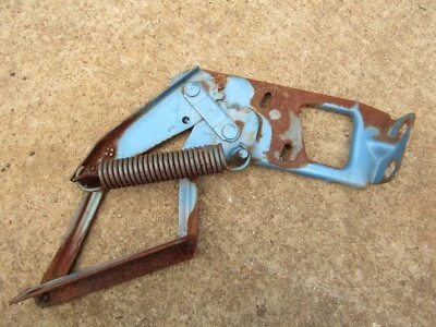 Jeep Cherokee SJ 1974-1988 OEM capó de pasajero bisagra soporte conjunto 76 86 87  Foto 1 de 4