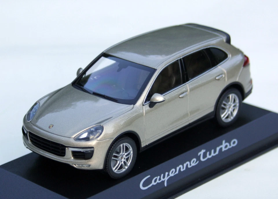 Porsche Cayenne Turbo Typ 92A Bj. 2014-2017, Beige Metallizzato, MINICHAMPS M.1 - Immagine 1 di 4