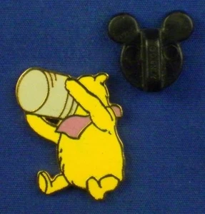 Classic Pooh Eating Hunny Three Cheers for Pooh Michel & Co # 7097 - Picture 1 of 5