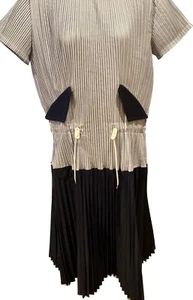 SACAI FABULOUS BRAND NEW PLEADED COTTON BLENT DRESS WITH UNIQUE STYLE , 3/M - Picture 1 of 24