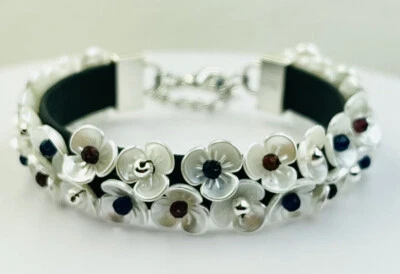 Women’s Genuine Leather Natural Stone Flower bracelet 6-6,5 Inches - Image 1 of 4