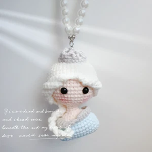 Llavero princesa ganchillo hecho a mano - acento de perlas - regalo perfecto para niñas - Imagen 1 de 6