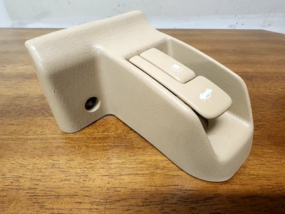 1991-1995 Toyota MR2 OEM USDM (LHD) желтовато-коричневая крышка багажника и рычаг выпуска топливной двери  - Изображение 1 из 4