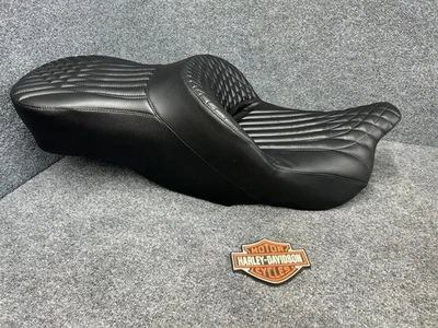 HARLEY-DAVIDSON 08 & UP TOURING RECOVERED SADDLEMEN SOFA SEAT - Image 1 of 4