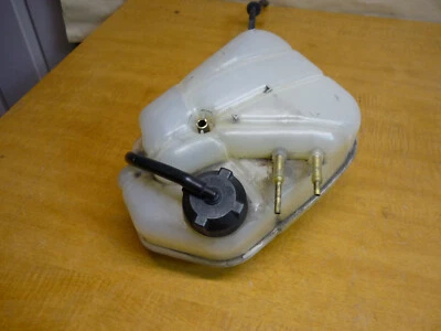 Ferrari California - Tanque de expansión - P/N 225992 Foto 1 de 4