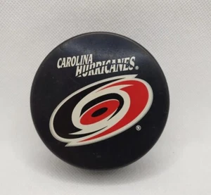 Disco de hockey Carolina Hurricanes GRSA recuerdo Inglasco Eslovaquia  - Imagen 1 de 12