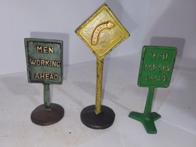 Arcade prewar standard gauge Cast Metal Road Signs (3) - vintage - Image 1 of 3
