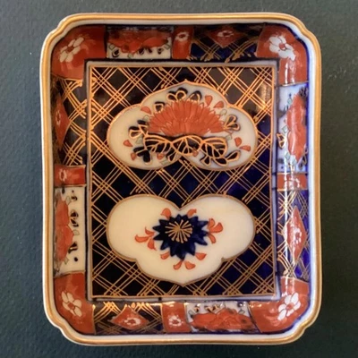 ~ Antique Hand Painted Japanese Export Imari Blue, Red, & Gold Porcelain Dish - Image 1 of 3