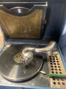 Antique 1920s Cecilian Portable Phonograph record player 78 WIND UP w/ 5 Records - Picture 1 of 23
