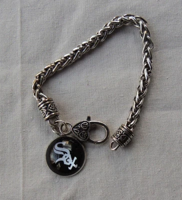 Chicago White Sox Baseball metal Charm Bracelet 8" inch Heart Silver Color  - Image 1 of 4