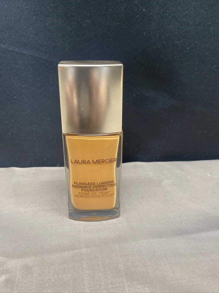 Laura Mercier Flawless Lumiere Radiance Perfecting Foundation "5N1 Pecan" - Image 1 of 4
