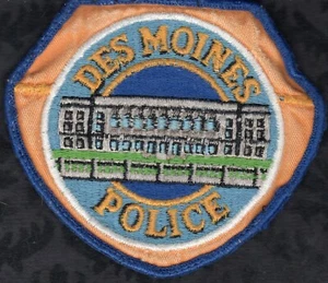 Des Moines Iowa Police Patch - USED -- 100% Guaranteed Authentic !! - Picture 1 of 2