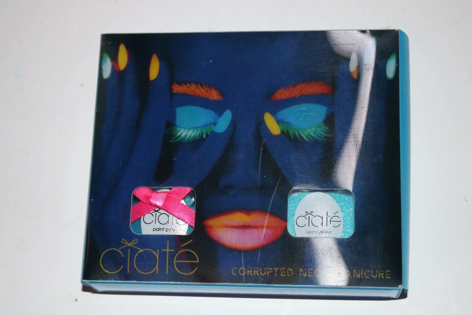 Ciate Corrupted Neon Manicure Set 3tlg. Nr. CN001 Foam Party Neon Blau Nagellack - Bild 1 von 2
