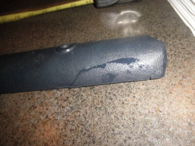 Usado Genuíno OE Mercedes#1107350551 Tampa Traseira LH Peitoril da Janela Barbatana Traseira W110,W111 - Imagem 1 de 4