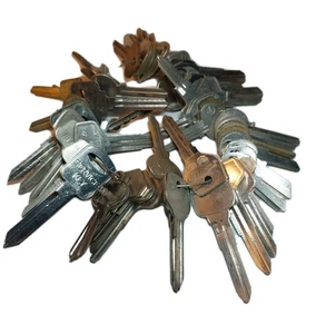 Assorted Misc 60 Key BLANKS Ilco Taylor Curtis Some Old Cars & Other. Uncut Keys - Picture 1 of 21