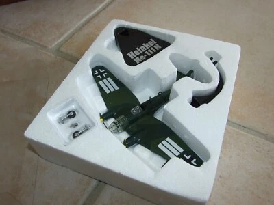 AVION BOMBARDIERS HEINKEL HE-111H ATLAS 1:144 - Photo 1/2