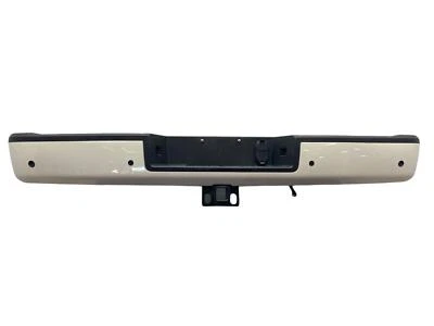 2022 - 2023 NISSAN TITAN XD OEM REAR BUMPER COVER ASSY W/ PARK ASSIST |WHITE QAB Foto 1 de 4