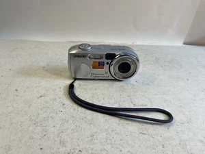 Sony Cybershot DSC-P73 4.1MP Smart Zoom Movie VX Digital Camera Parts Only Read - Picture 1 of 15