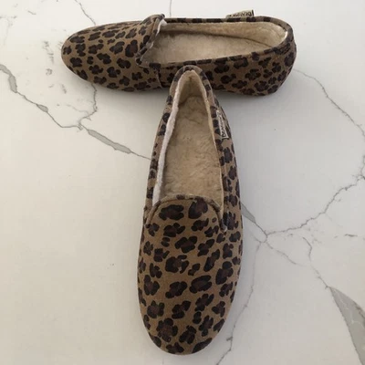 Women’s Bearpaw Cheetah Flats Suede Fur Lined size 7US - Image 1 of 4