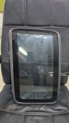 1986-1997 Nissan D21 Hardbody King Can Quarter Glass Oem Passenger Side Right - Image 1 of 2