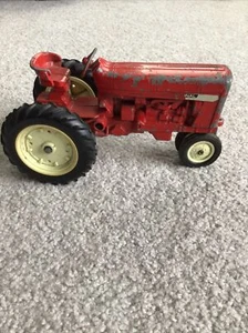 Vintage Ertl International Harvester Diecast Tractor Narrow Front Red USA - Picture 1 of 9